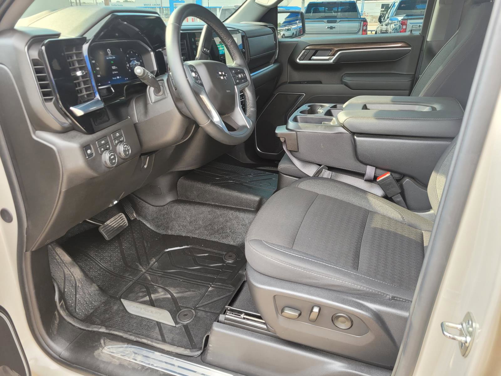 Used 2026 Chevrolet Silverado 1500 RST w/ RST Select Package AWD/4WD image 2