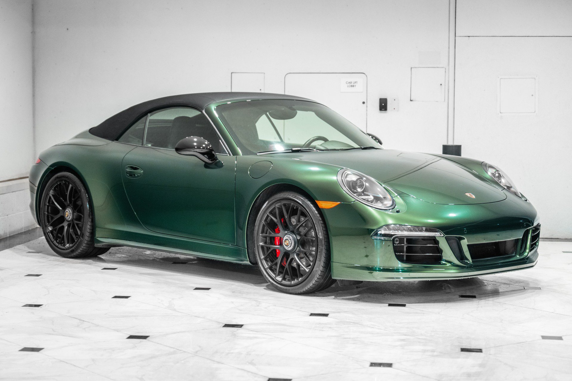 Used 2016 Porsche 911 Carrera GTS RWD image 10