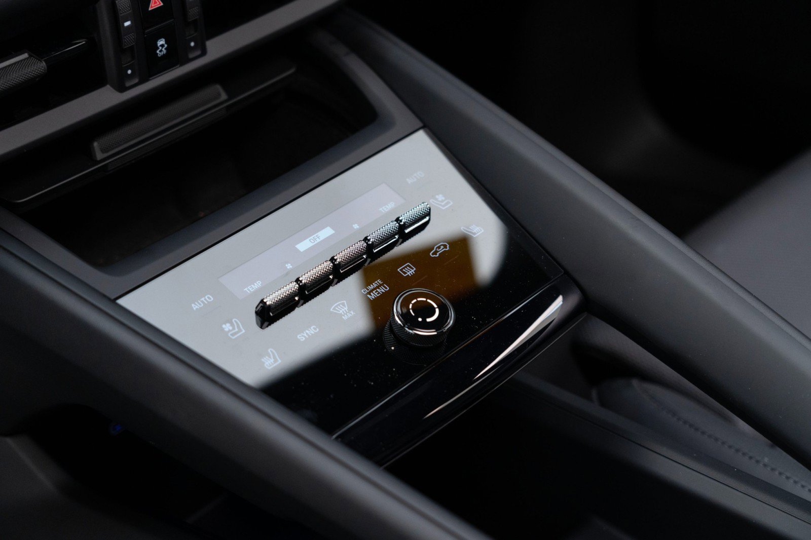 Certified 2024 Porsche Macan 4 Electric image 26