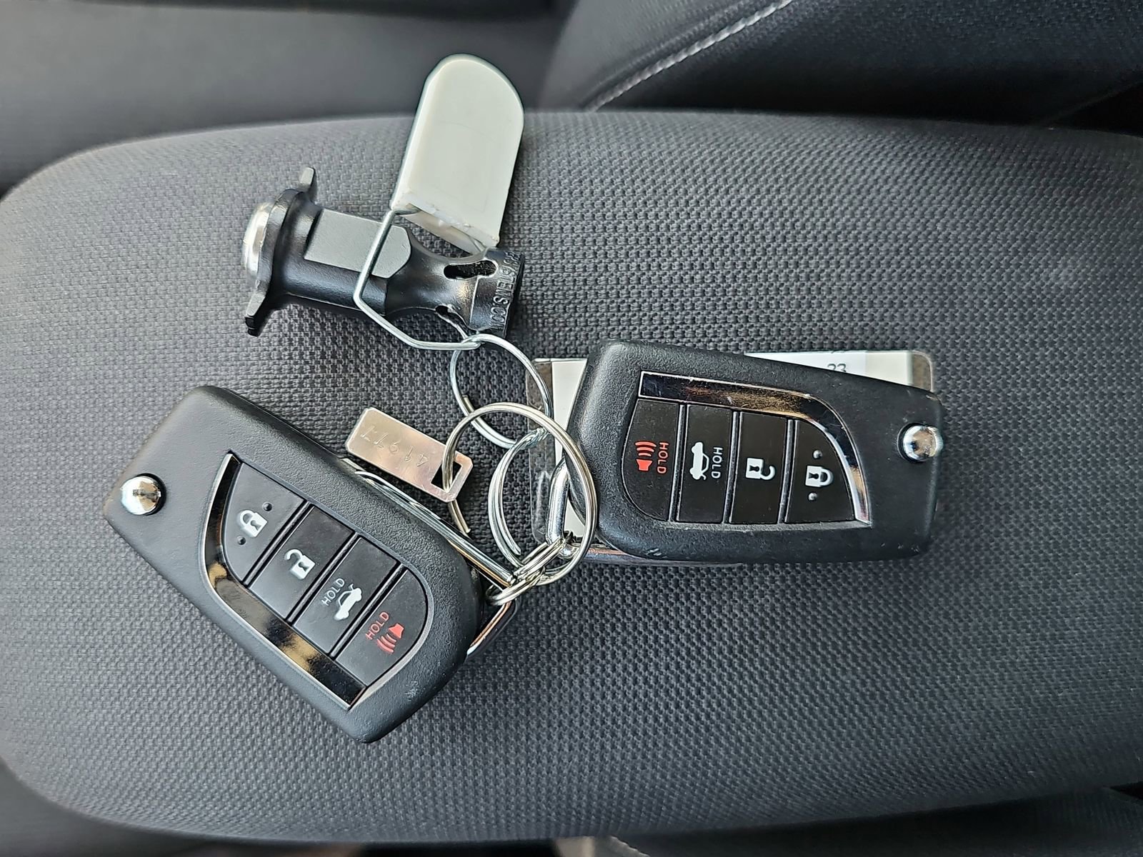 Used 2023 Toyota Corolla LE w/ Carpet Mat Package (TMS) FWD image 7