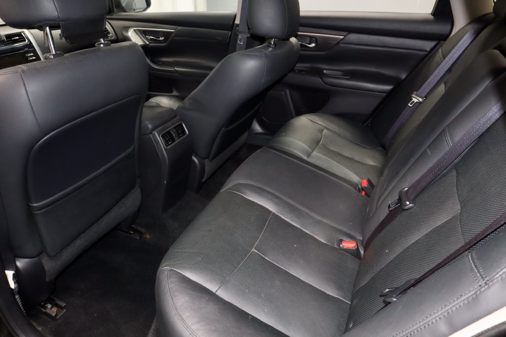 Used 2013 Nissan Altima 2.5 SL FWD image 18