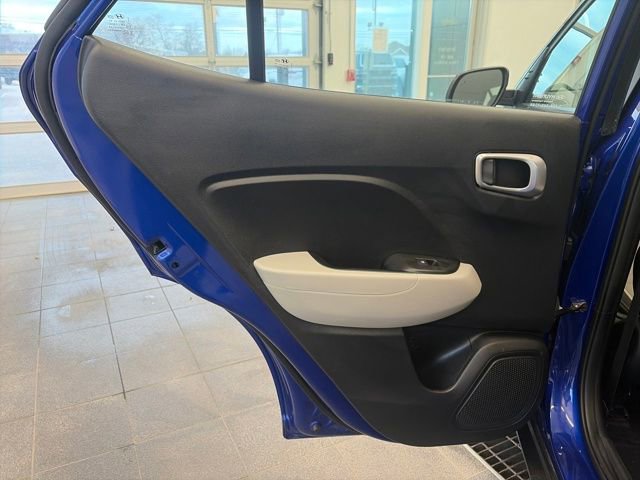 Used 2025 Hyundai Venue SEL image 27