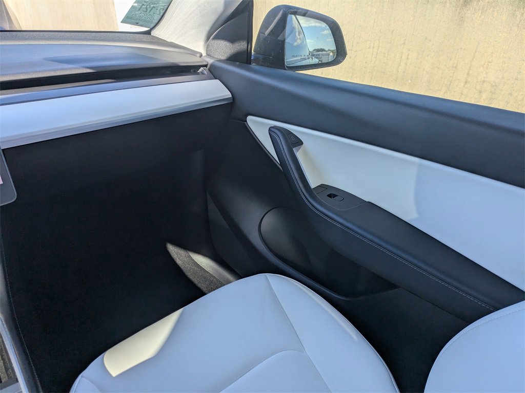 Used 2021 Tesla Model Y Performance image 18