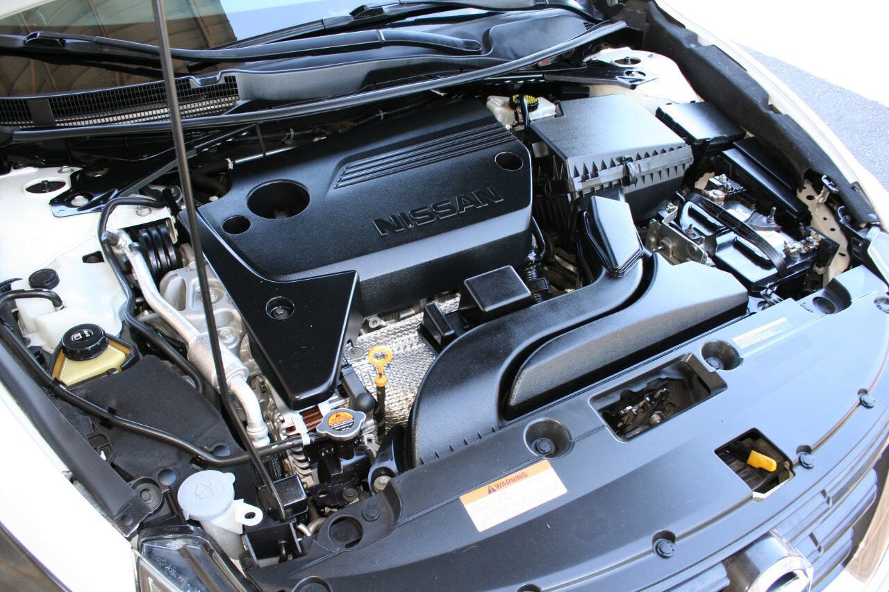 Used 2018 Nissan Altima 2.5 SL FWD image 12