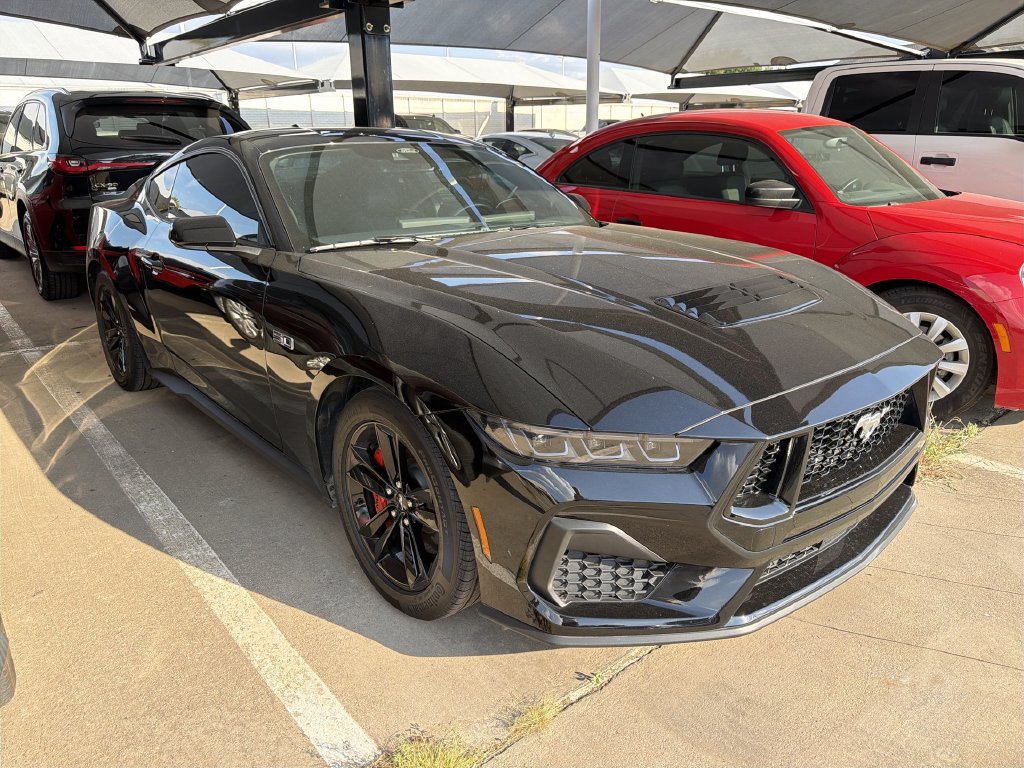 Used 2025 Ford Mustang GT RWD image 2