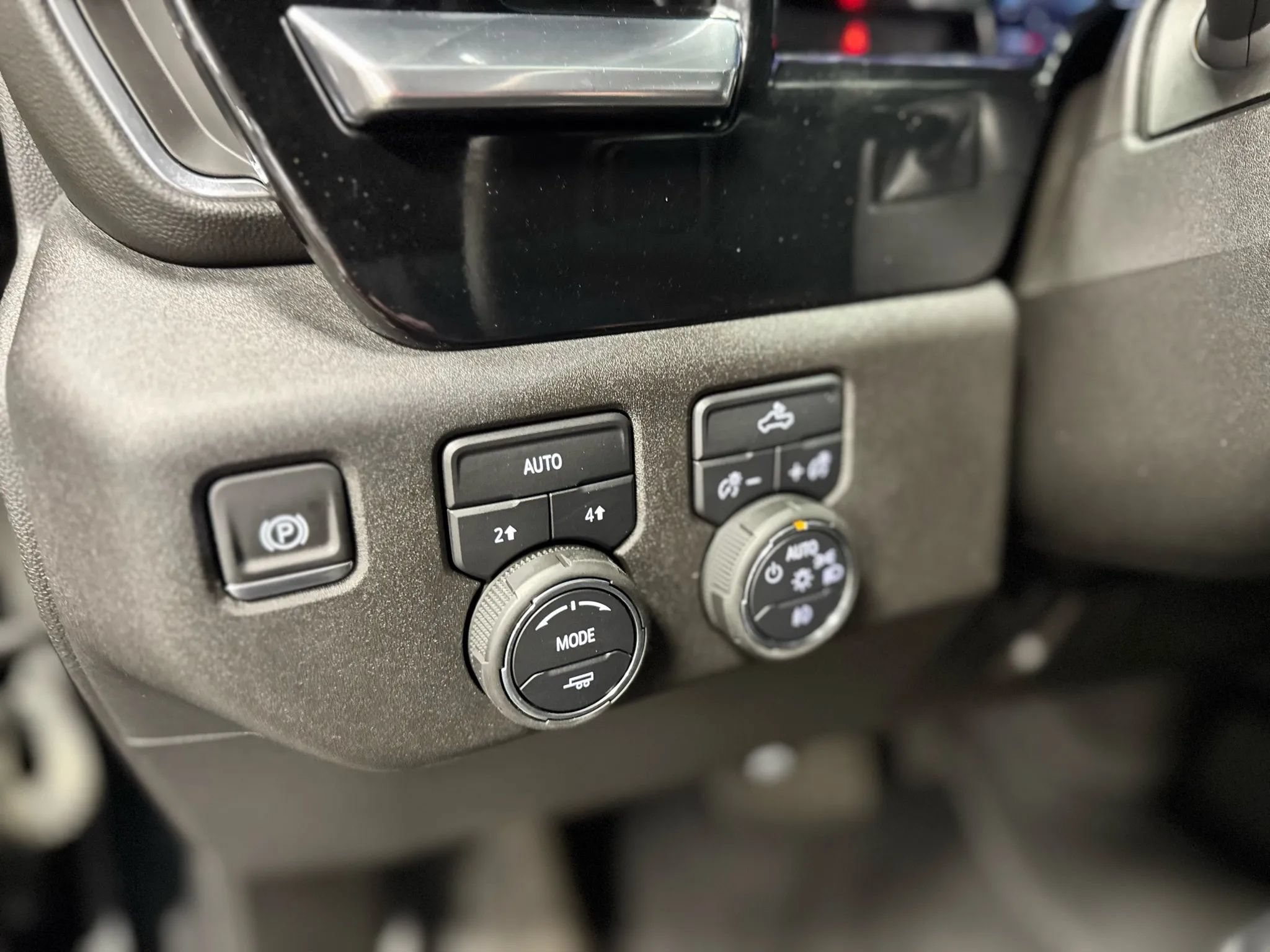 Used 2025 Chevrolet Silverado 1500 RST w/ Protection Package AWD/4WD image 21