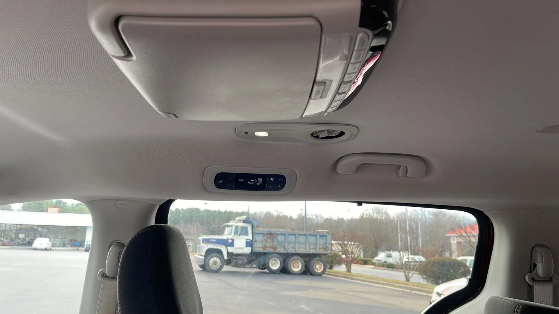 Used 2019 Chrysler Pacifica Touring Plus w/ Tire & Wheel Group image 14