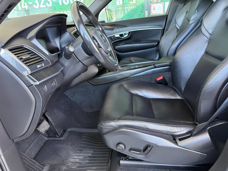 Used 2020 Volvo XC90 T5 Momentum w/ Protection Package AWD/4WD image 18
