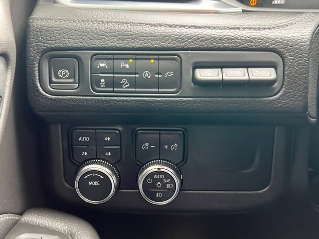 Used 2021 GMC Yukon Denali w/ Advanced Technology Package AWD/4WD image 20