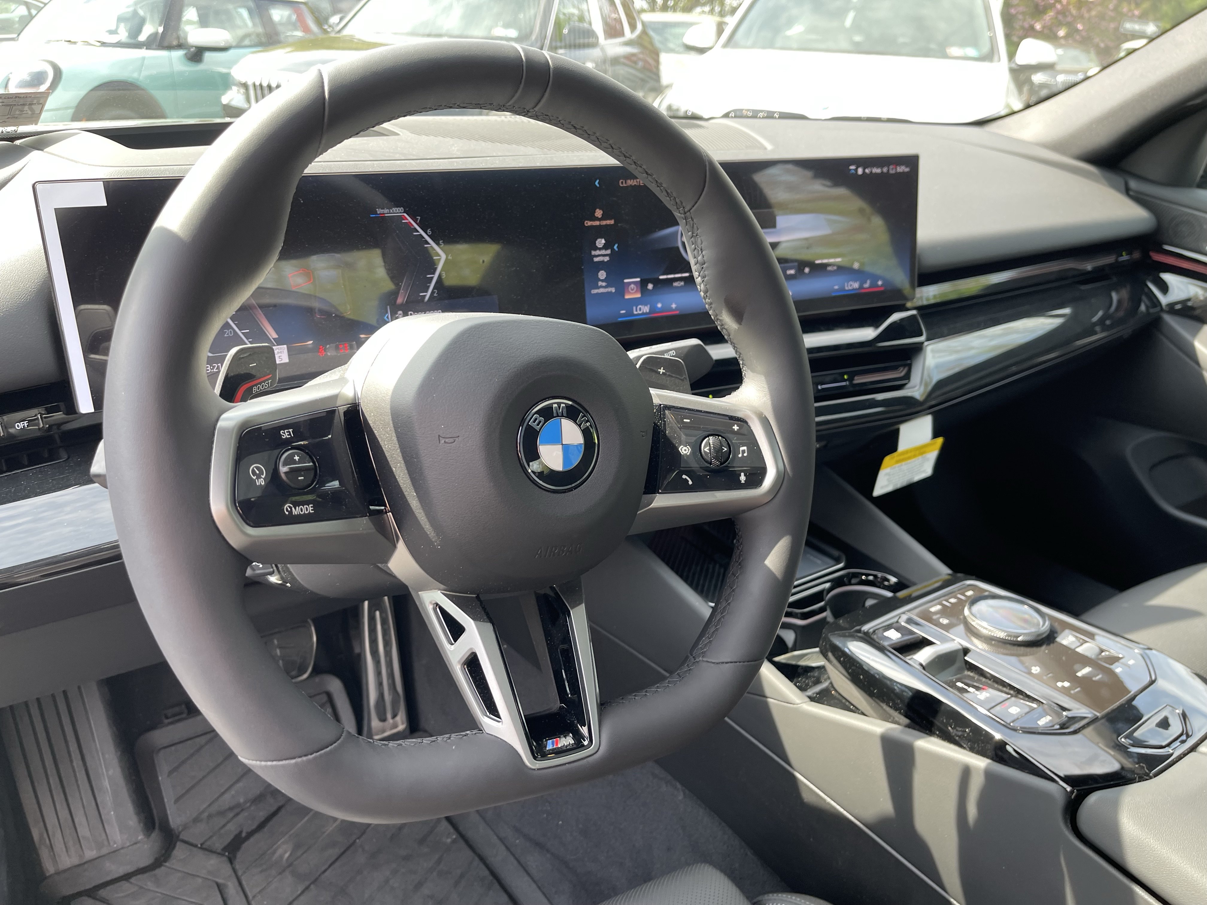 Used 2026 BMW 530i xDrive w/ M Sport Package AWD/4WD image 12