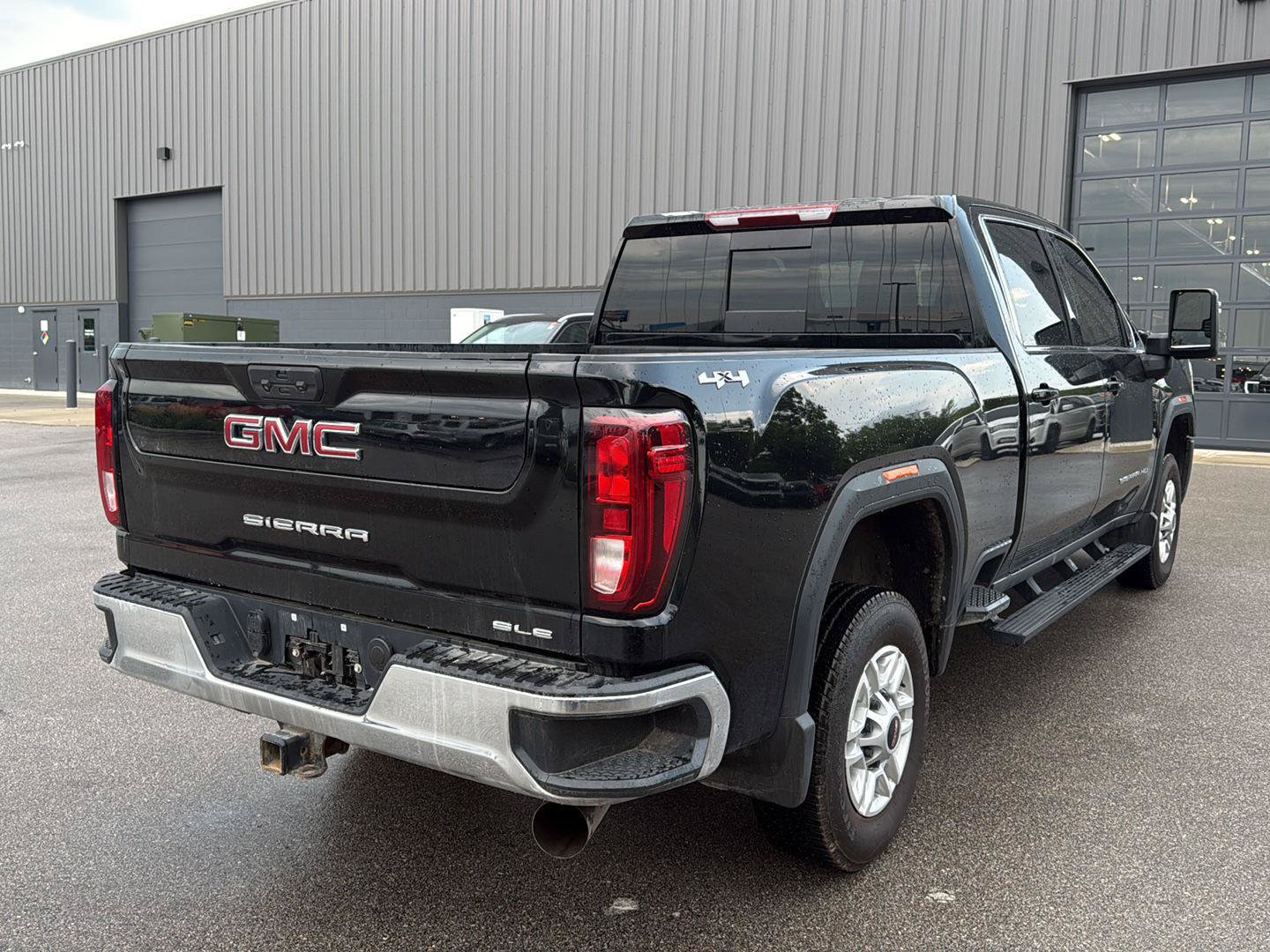 Used 2024 GMC Sierra 2500 SLE w/ SLE Value Package AWD/4WD image 3