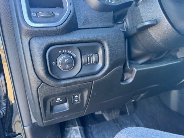 Used 2025 RAM 1500 Laramie w/ Sport Appearance Package image 13