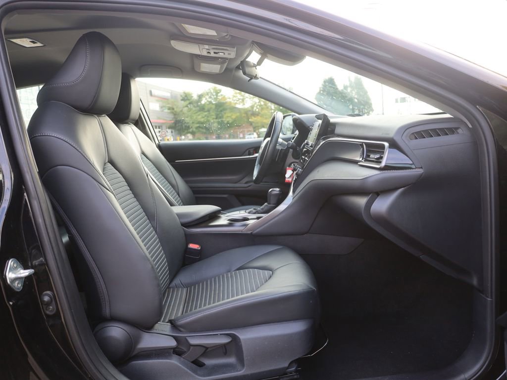Used 2024 Toyota Camry SE image 12