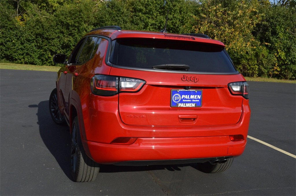 Used 2022 Jeep Compass Limited w/ (RED) Package image 6
