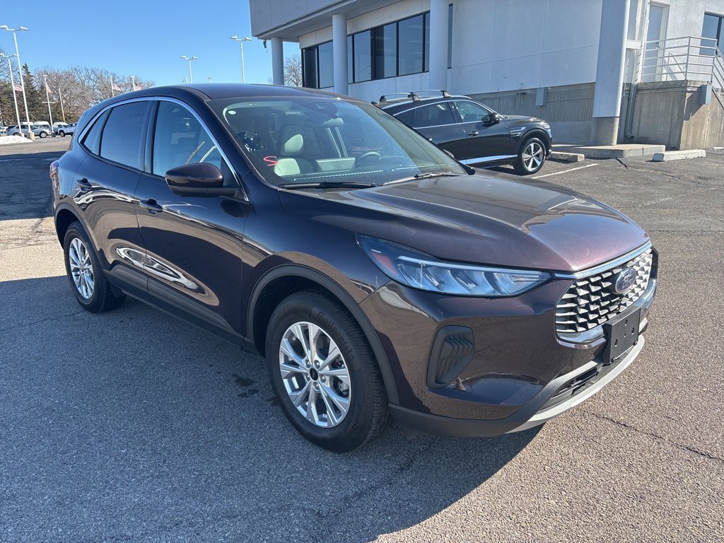 Used 2023 Ford Escape Active w/ Tech Pack #2 image 1