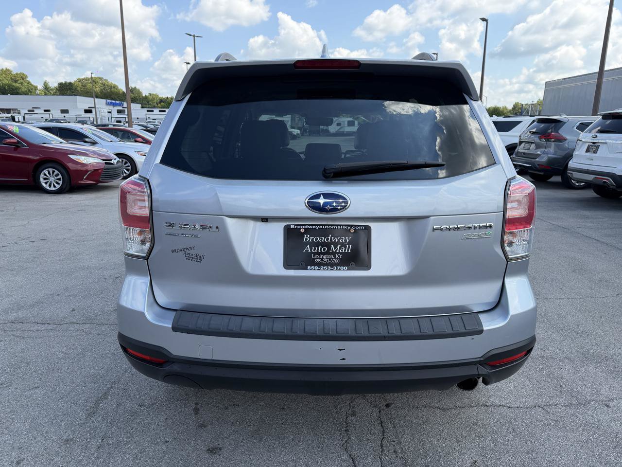 Used 2017 Subaru Forester 2.5i Limited AWD/4WD image 4