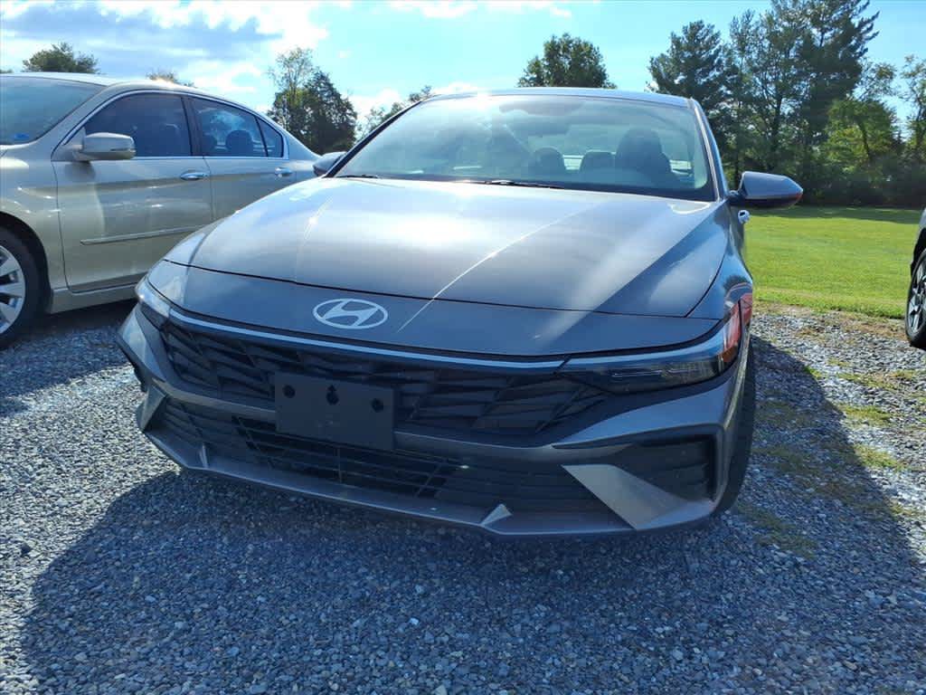 Used 2024 Hyundai Elantra SEL FWD image 5