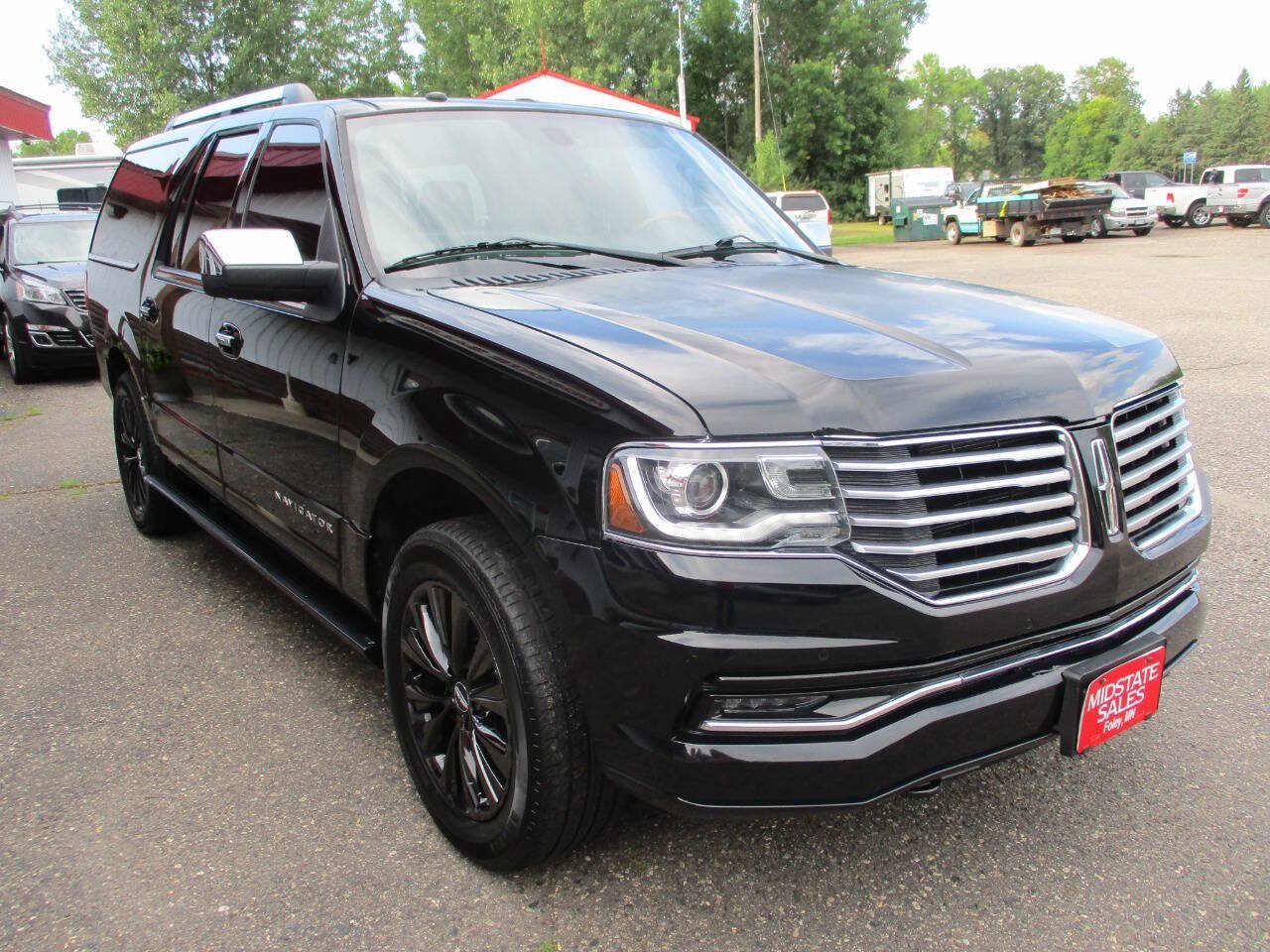 Used 2017 Lincoln Navigator L Select AWD/4WD image 12