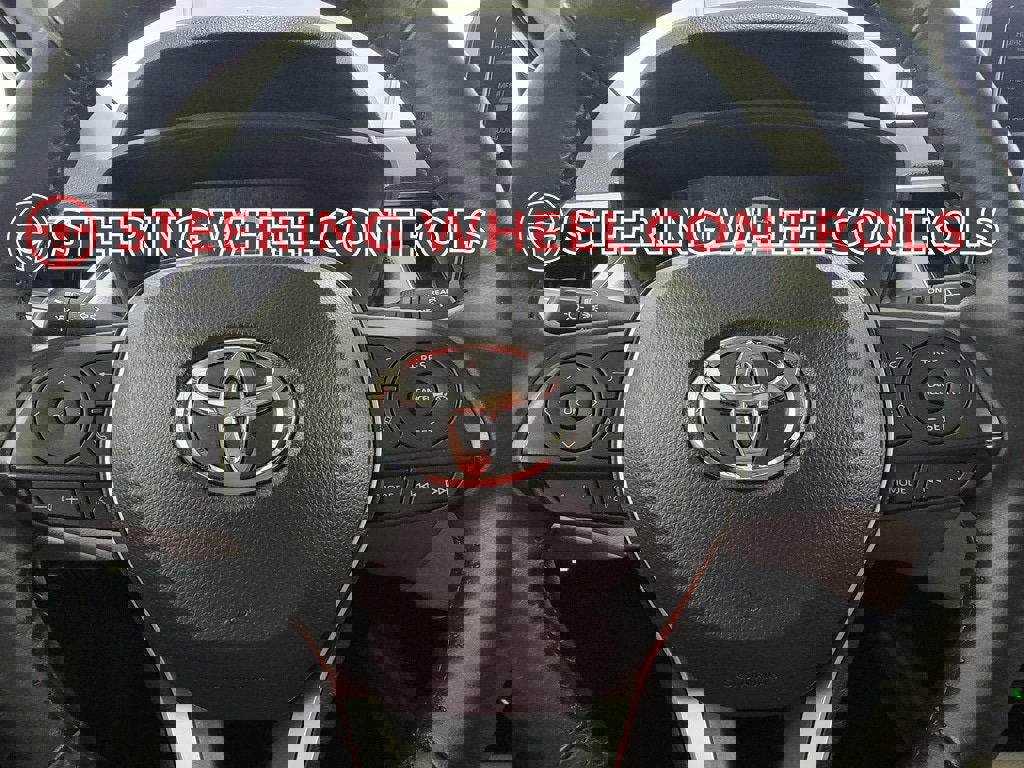 Certified 2022 Toyota Corolla Cross LE image 19