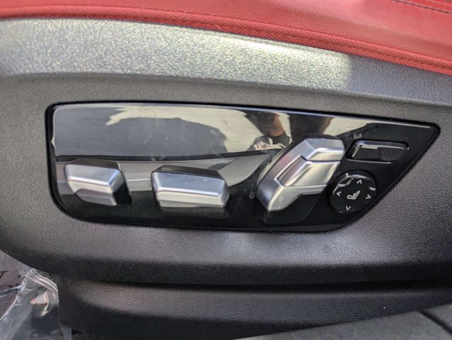 Used 2022 BMW 740i w/ M Sport Package RWD image 19