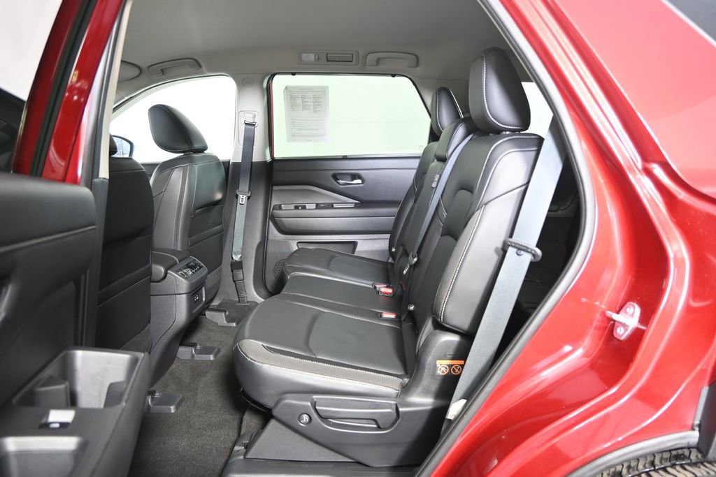 Used 2023 Nissan Pathfinder SL image 19