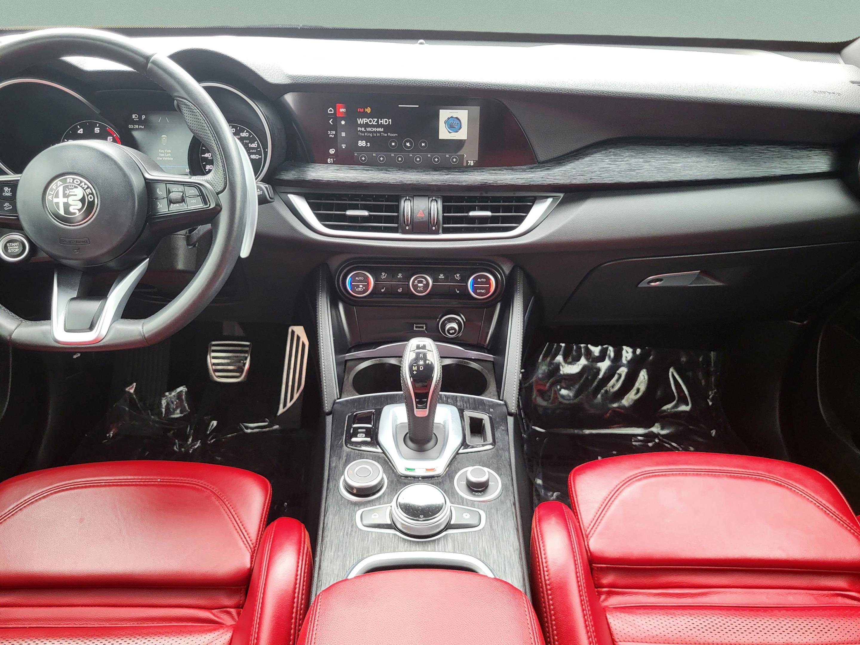 Used 2023 Alfa Romeo Stelvio Sprint RWD image 32