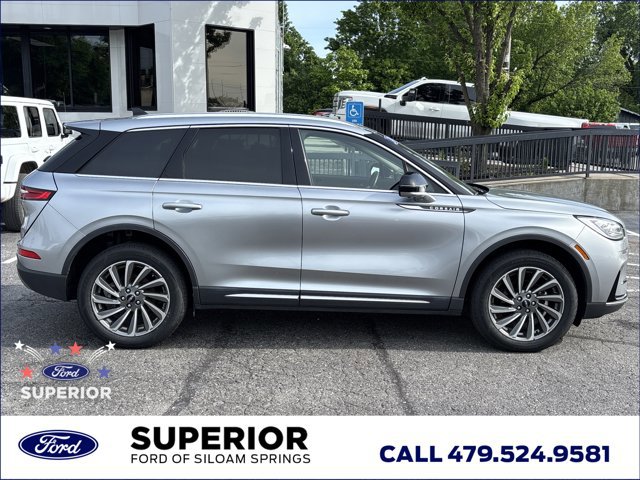 Used 2024 Lincoln Corsair Reserve w/ Equipment Group 201A AWD/4WD image 2