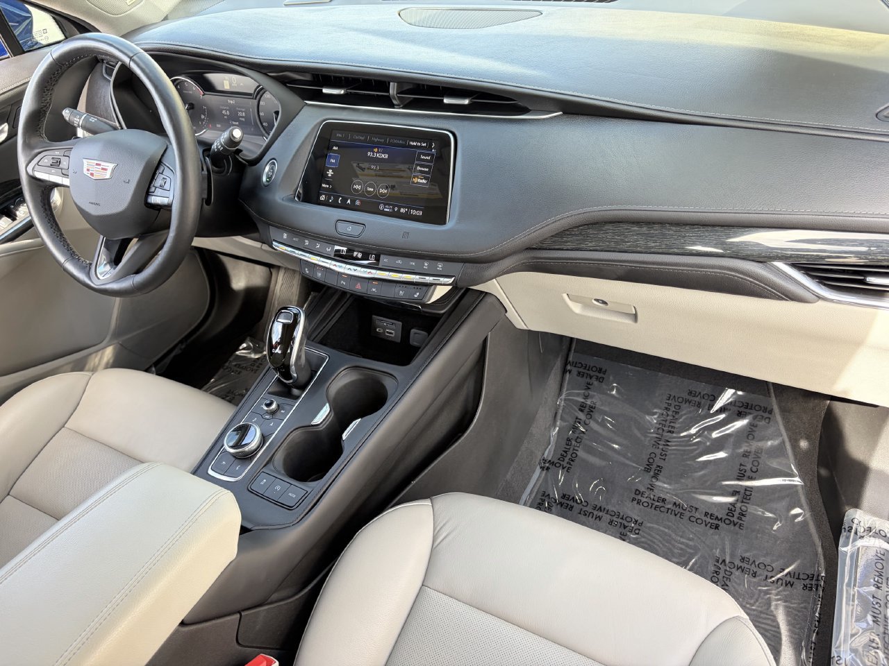 Used 2021 Cadillac XT4 Premium Luxury FWD image 11