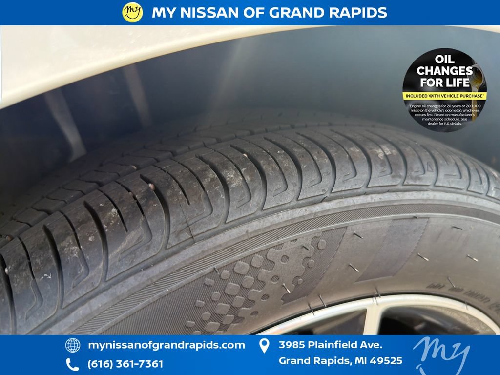 Used 2025 Nissan Versa SV w/ Trunk Package FWD image 35
