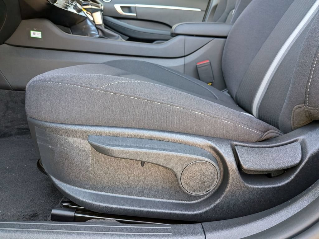Used 2026 Hyundai Sonata SE FWD image 16
