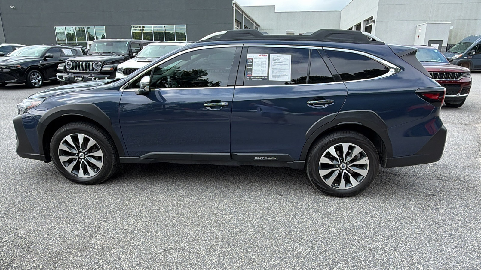 Used 2023 Subaru Outback Touring XT AWD/4WD image 11