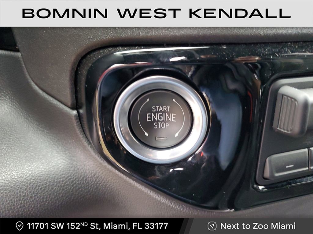 Used 2025 Chevrolet Silverado 1500 ZR2 w/ Technology Package image 30