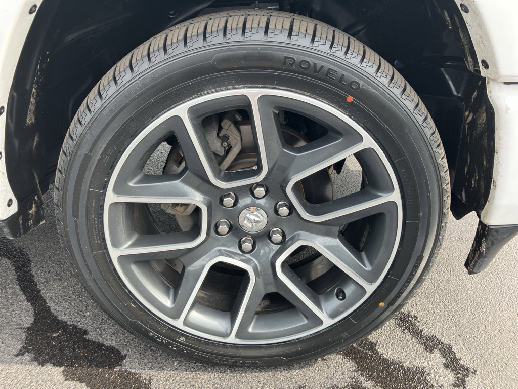 Used 2022 RAM 1500 Laramie AWD/4WD image 13