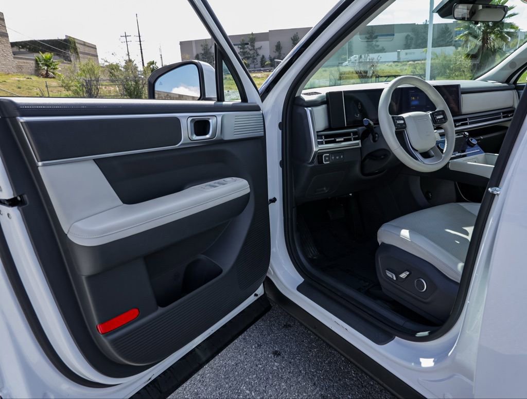 Used 2024 Hyundai Santa Fe SEL image 14