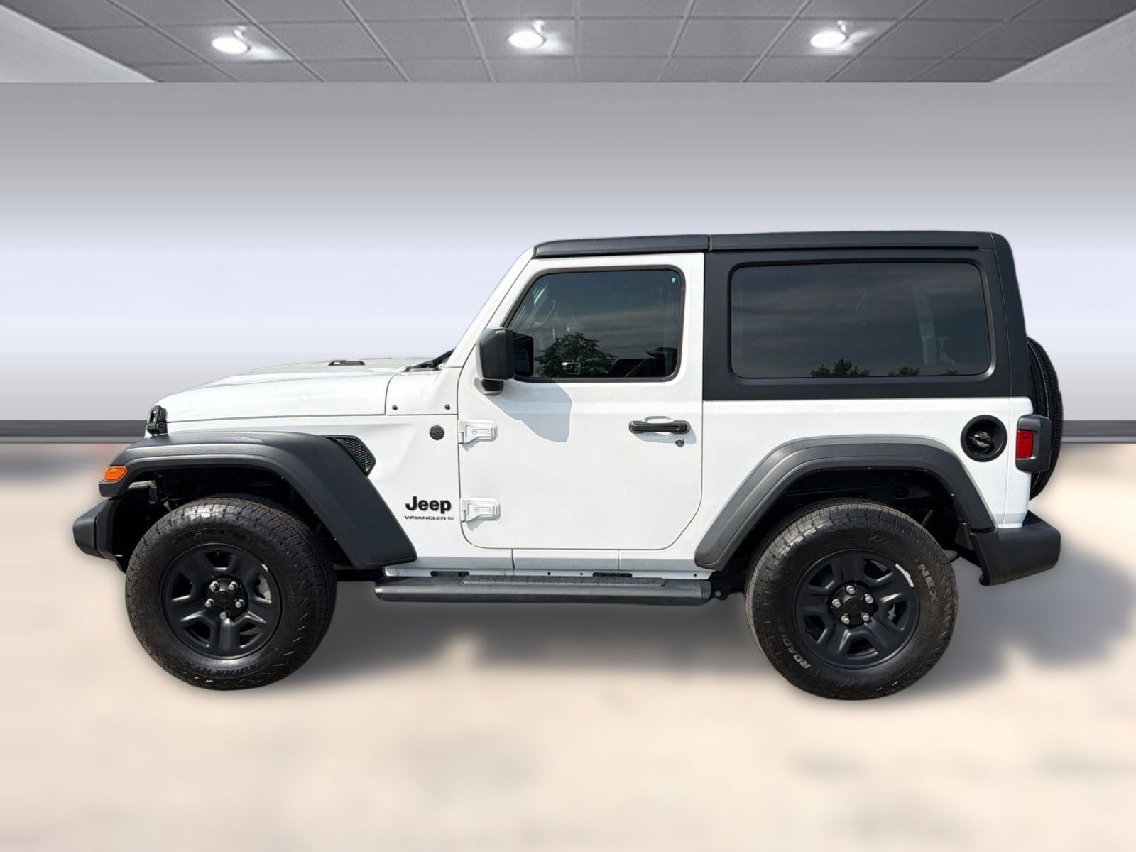 Used 2025 Jeep Wrangler Sport AWD/4WD image 2