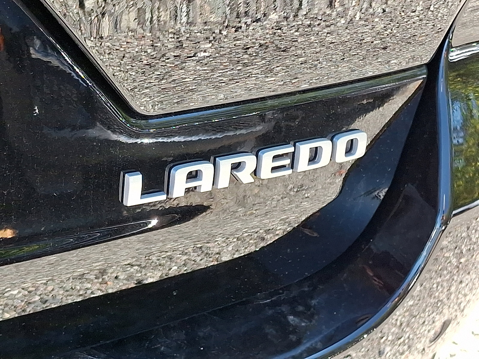 New 2025 Jeep Grand Cherokee Laredo X w/ Luxury Tech Group I image 16