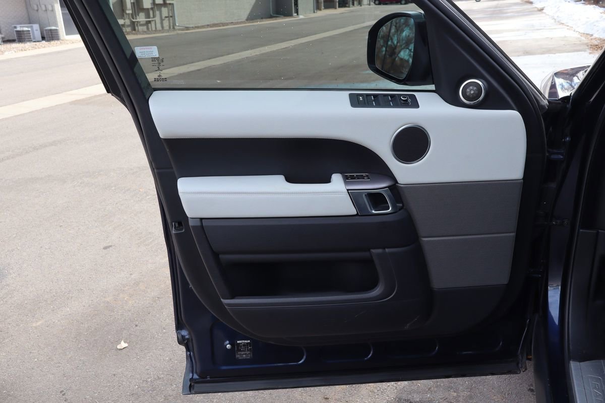 Used 2014 Land Rover Range Rover Sport HSE image 23