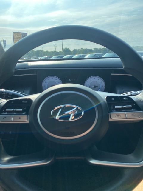 Used 2023 Hyundai Santa Cruz SEL w/ Activity Package FWD image 17