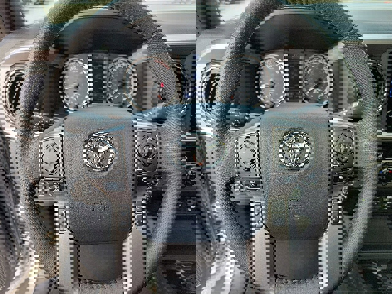 Used 2018 Toyota Tacoma Limited image 20