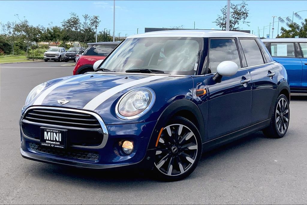Used 2018 MINI Cooper 4-Door Hardtop image 2