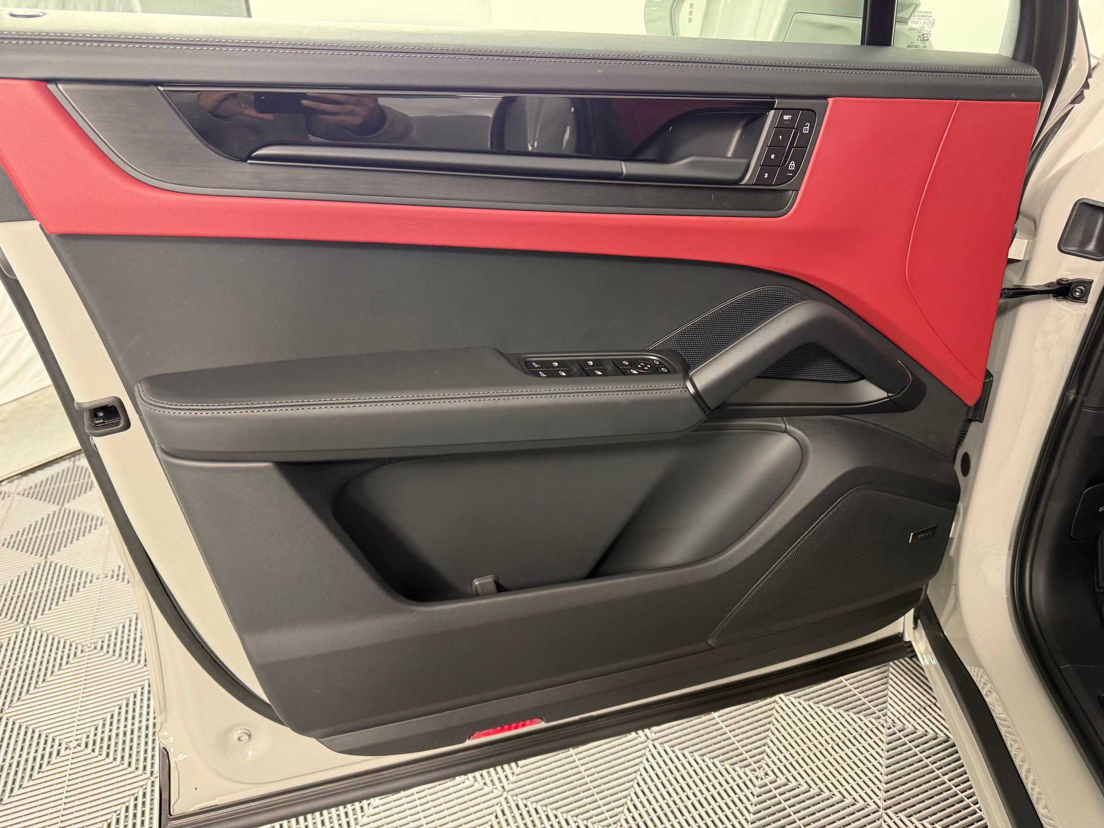 New 2026 Porsche Cayenne GTS image 14