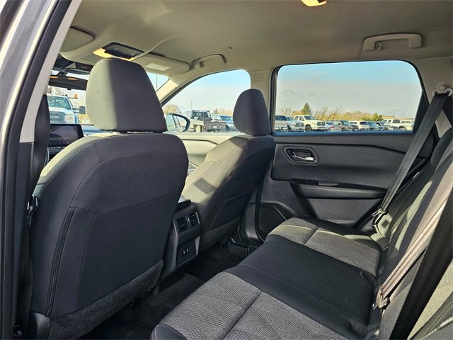 Used 2024 Nissan Rogue SV image 12