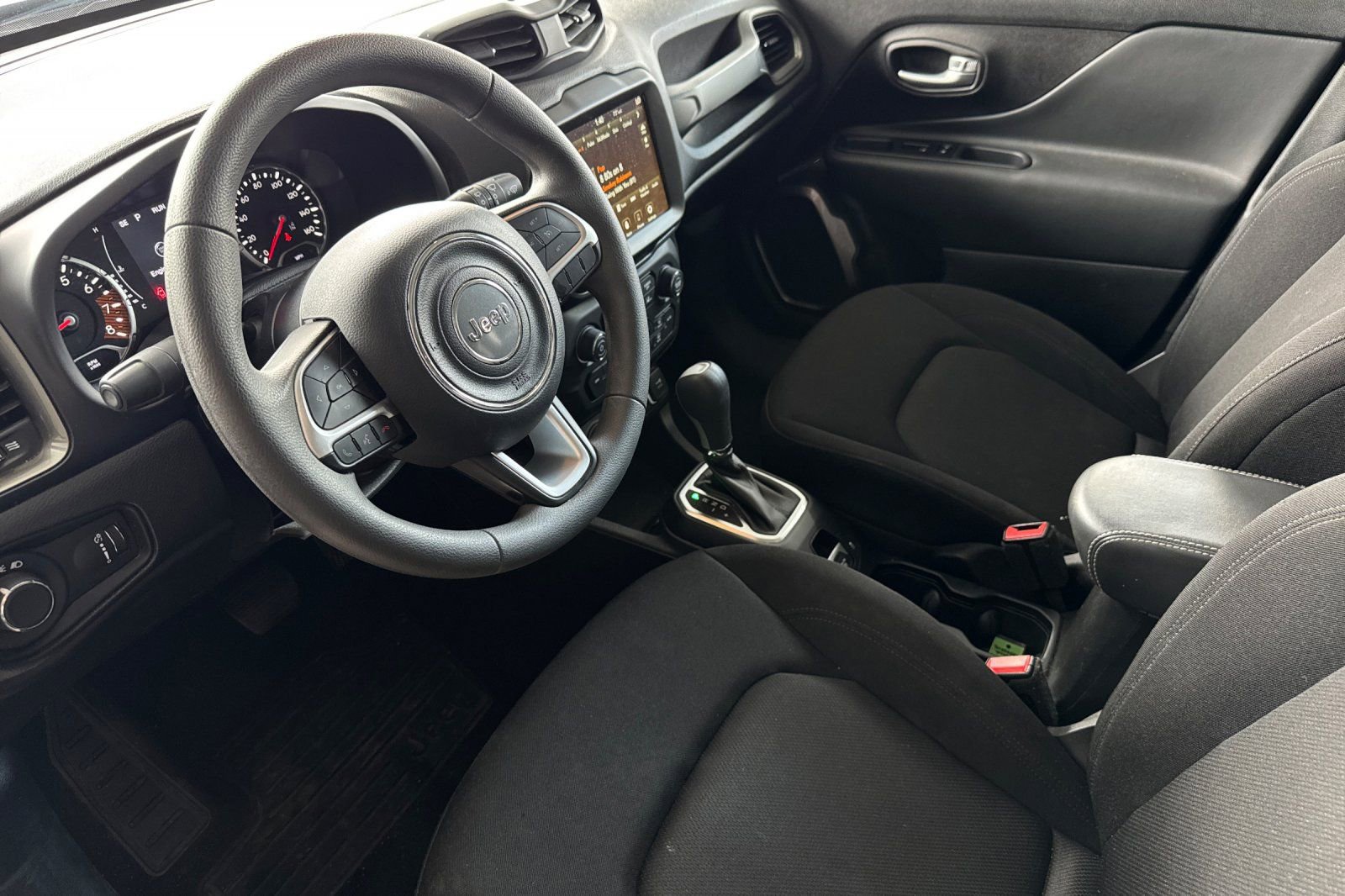 Used 2023 Jeep Renegade Latitude AWD/4WD image 11