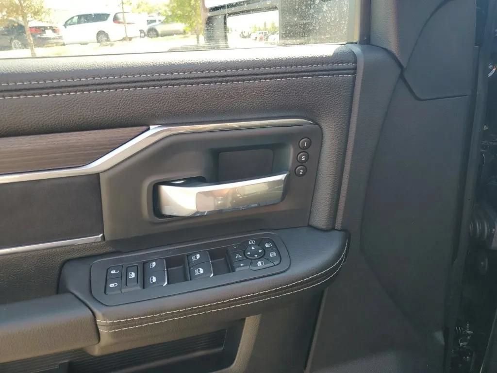 New 2025 RAM 2500 Laramie AWD/4WD image 86