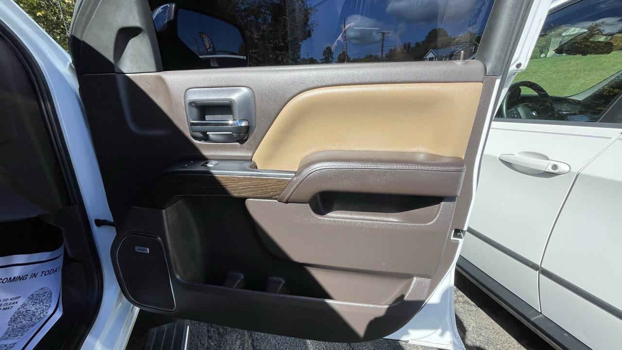 Used 2017 GMC Sierra 1500 Denali w/ Denali Ultimate Package AWD/4WD image 27