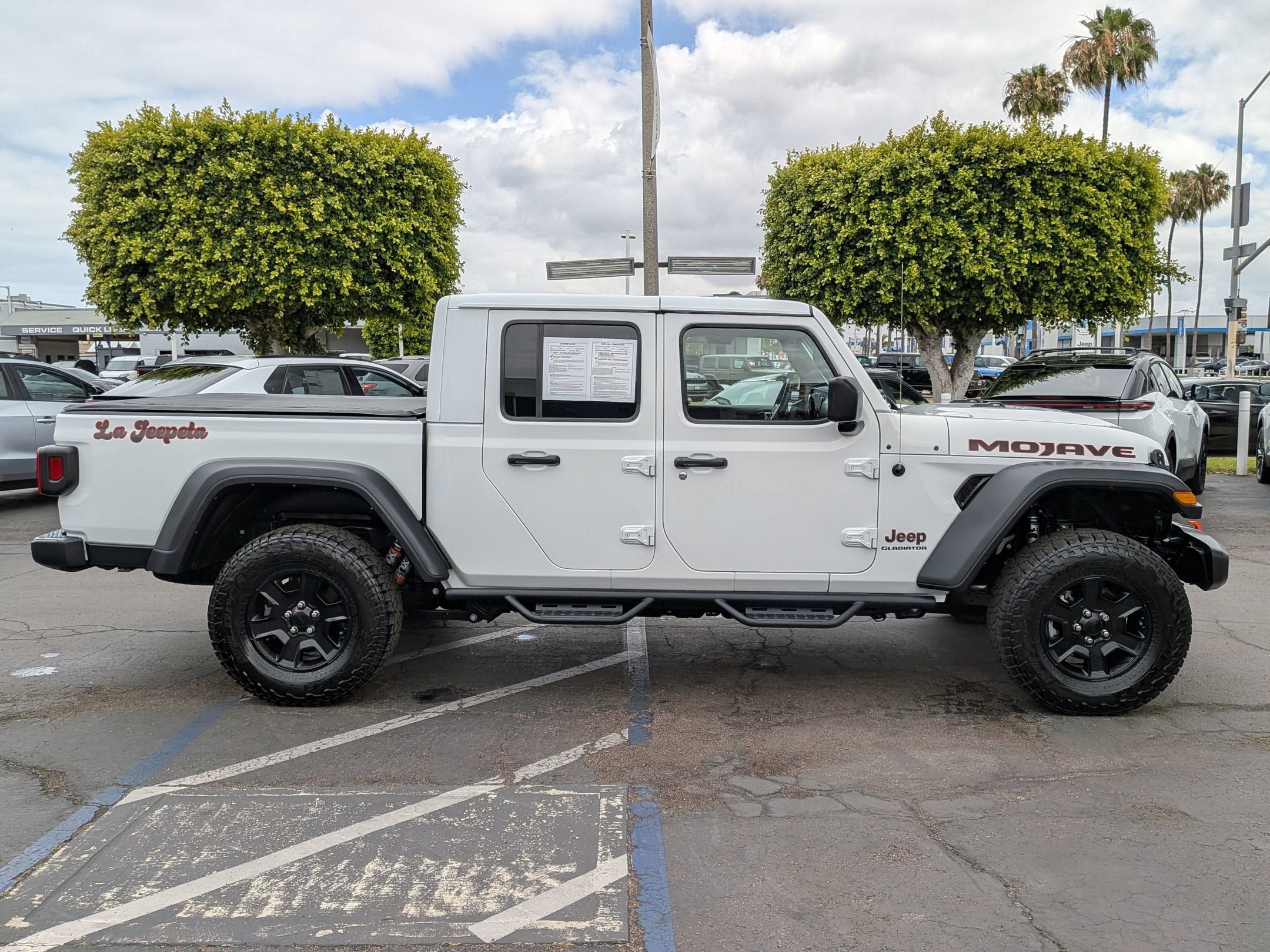 Used 2022 Jeep Gladiator Mojave w/ Trailer Tow Package AWD/4WD image 5