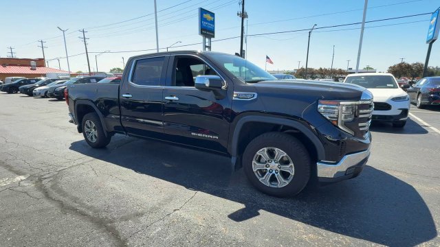 Used 2022 GMC Sierra 1500 SLT w/ Max Trailering Package AWD/4WD image 2
