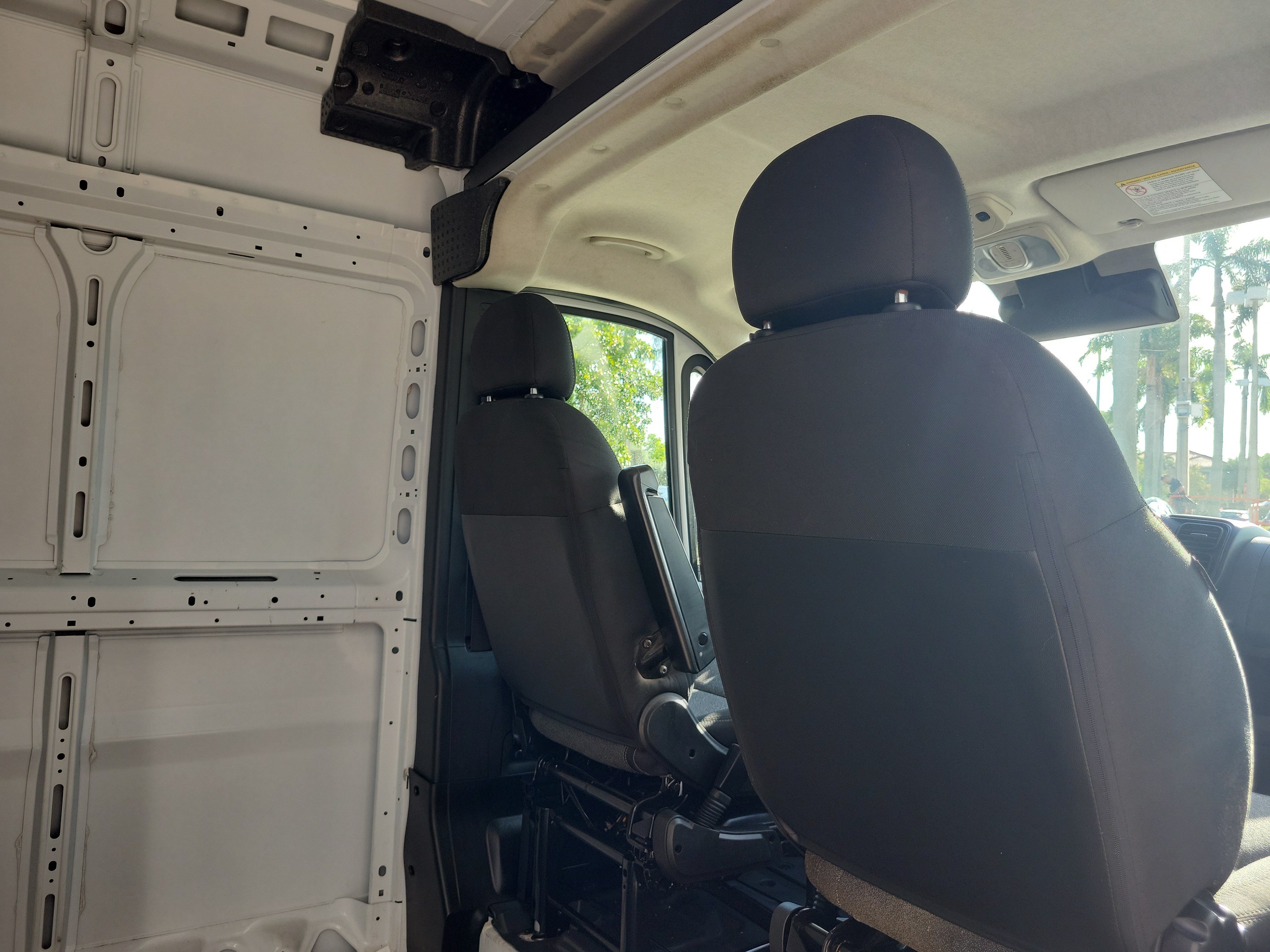 Used 2025 RAM ProMaster 2500 w/ Convenience Group FWD image 15