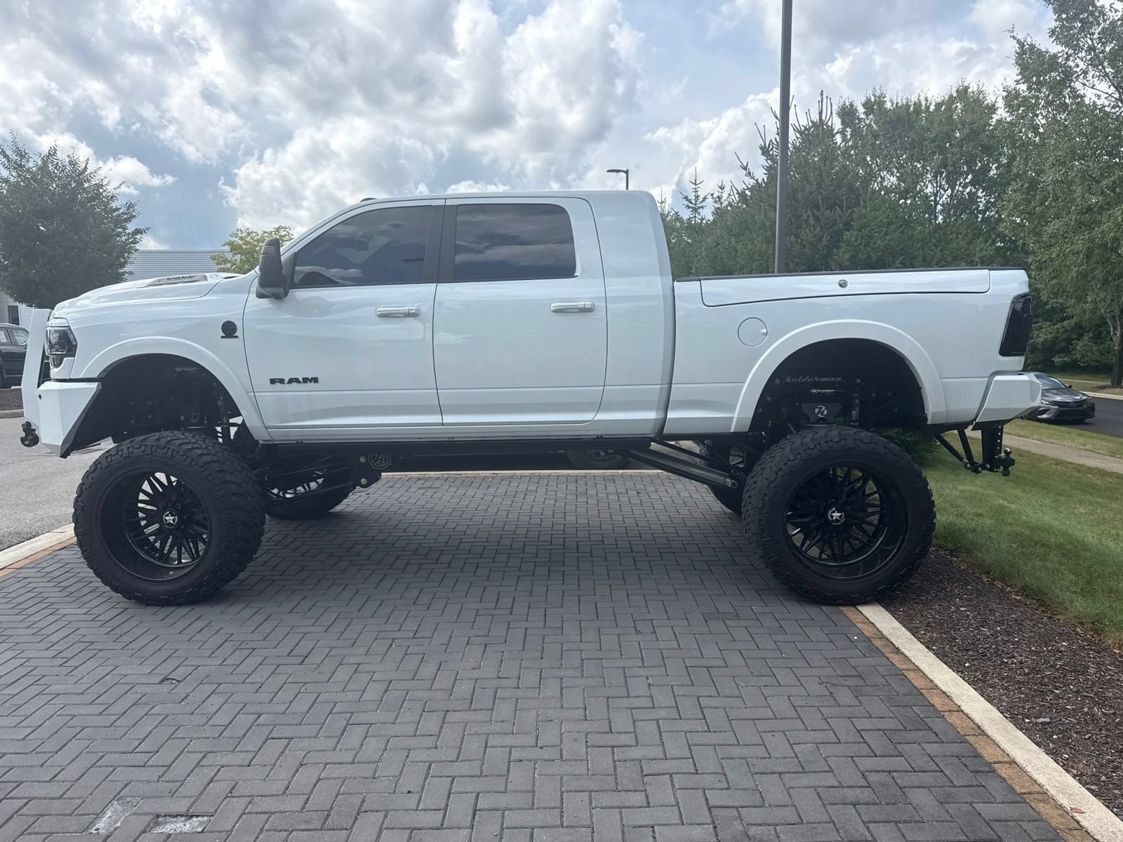 Used 2023 RAM 3500 Limited AWD/4WD image 8