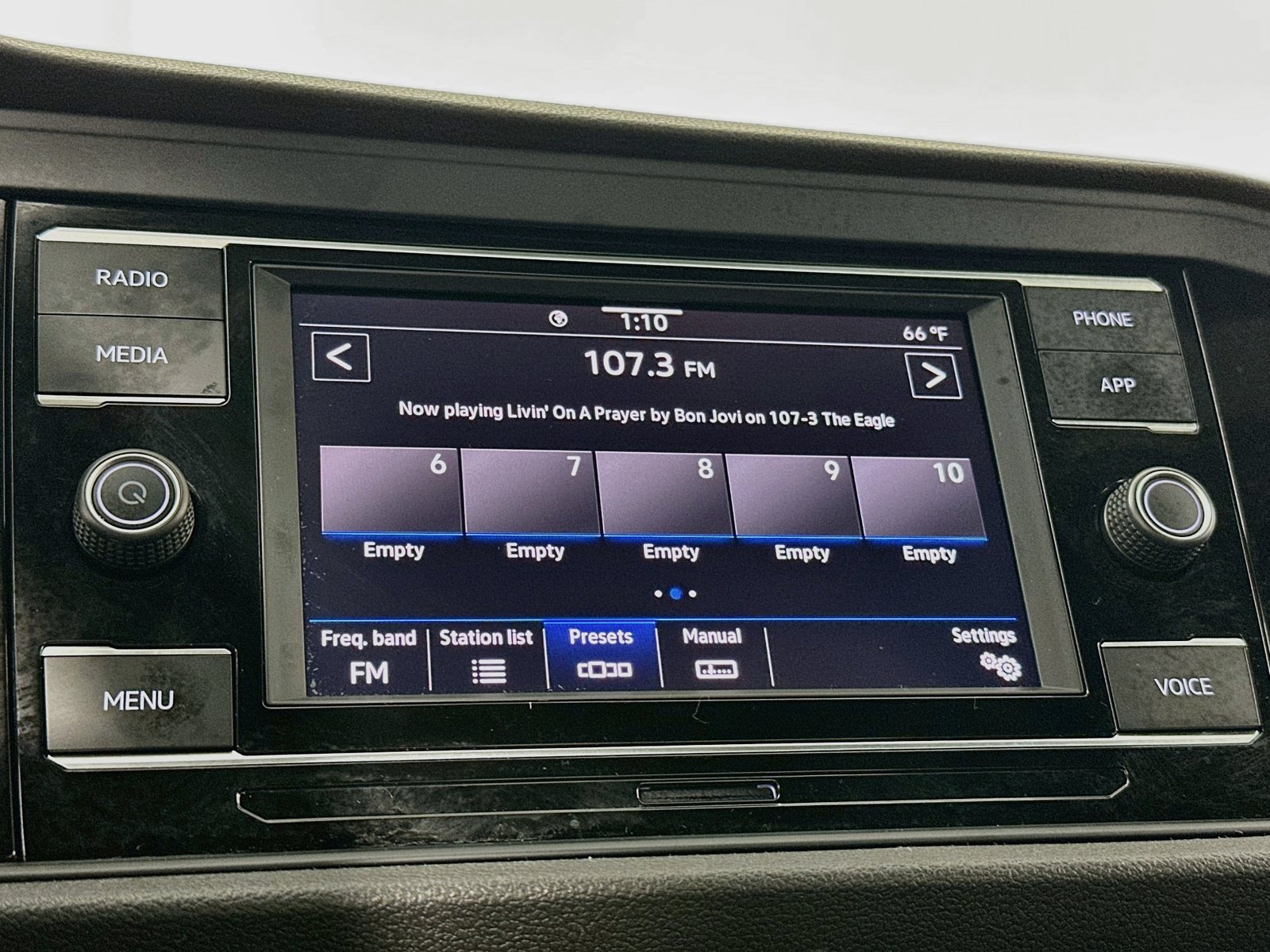 Used 2024 Volkswagen Jetta Sport FWD image 14